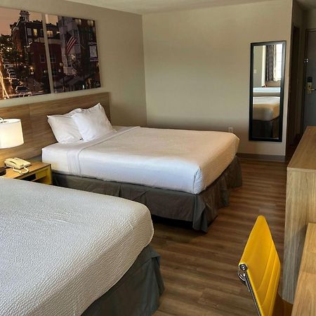 Days Inn By Wyndham Near Kansas Speedway Kansas City Luaran gambar