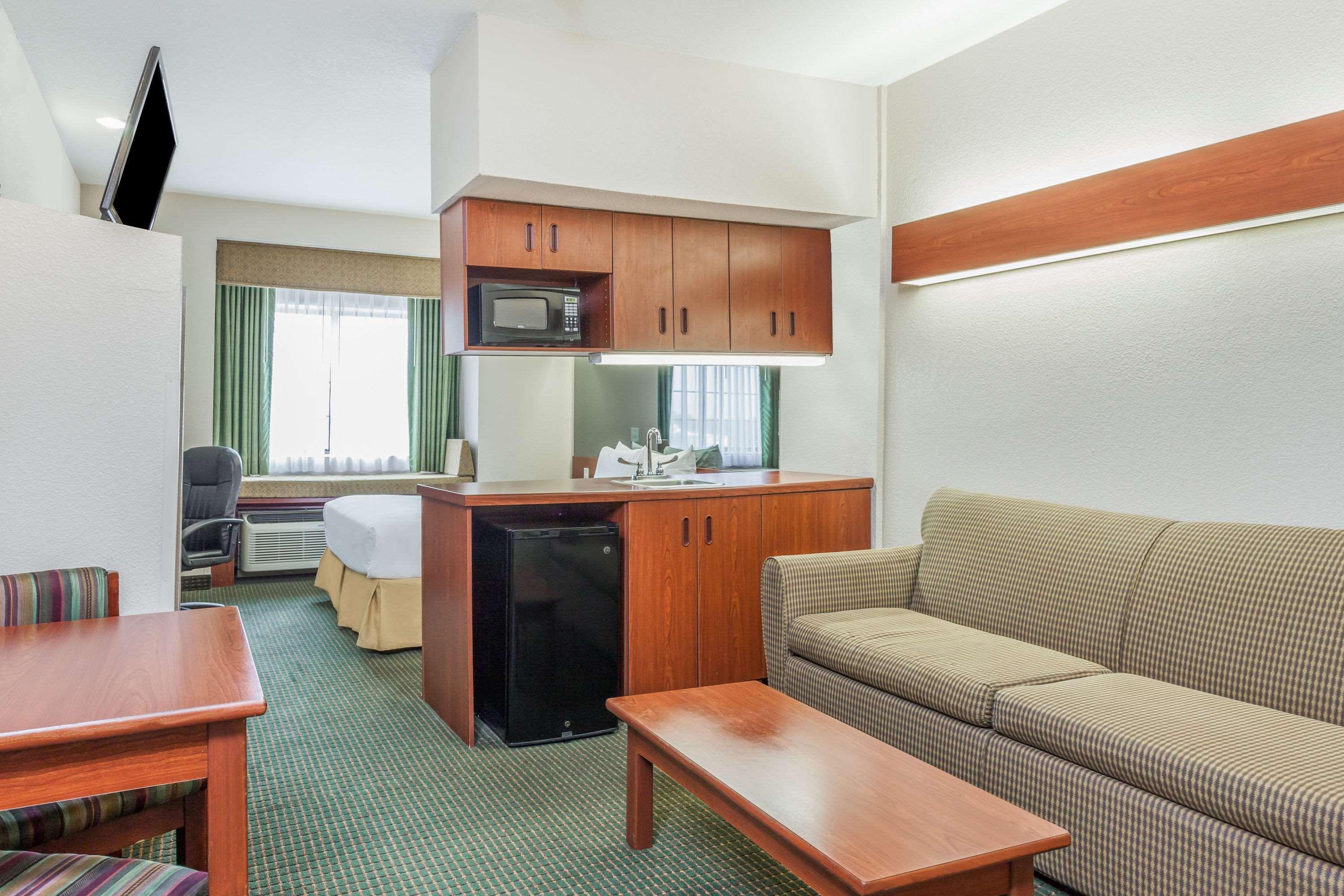 Days Inn By Wyndham Near Kansas Speedway Kansas City Luaran gambar