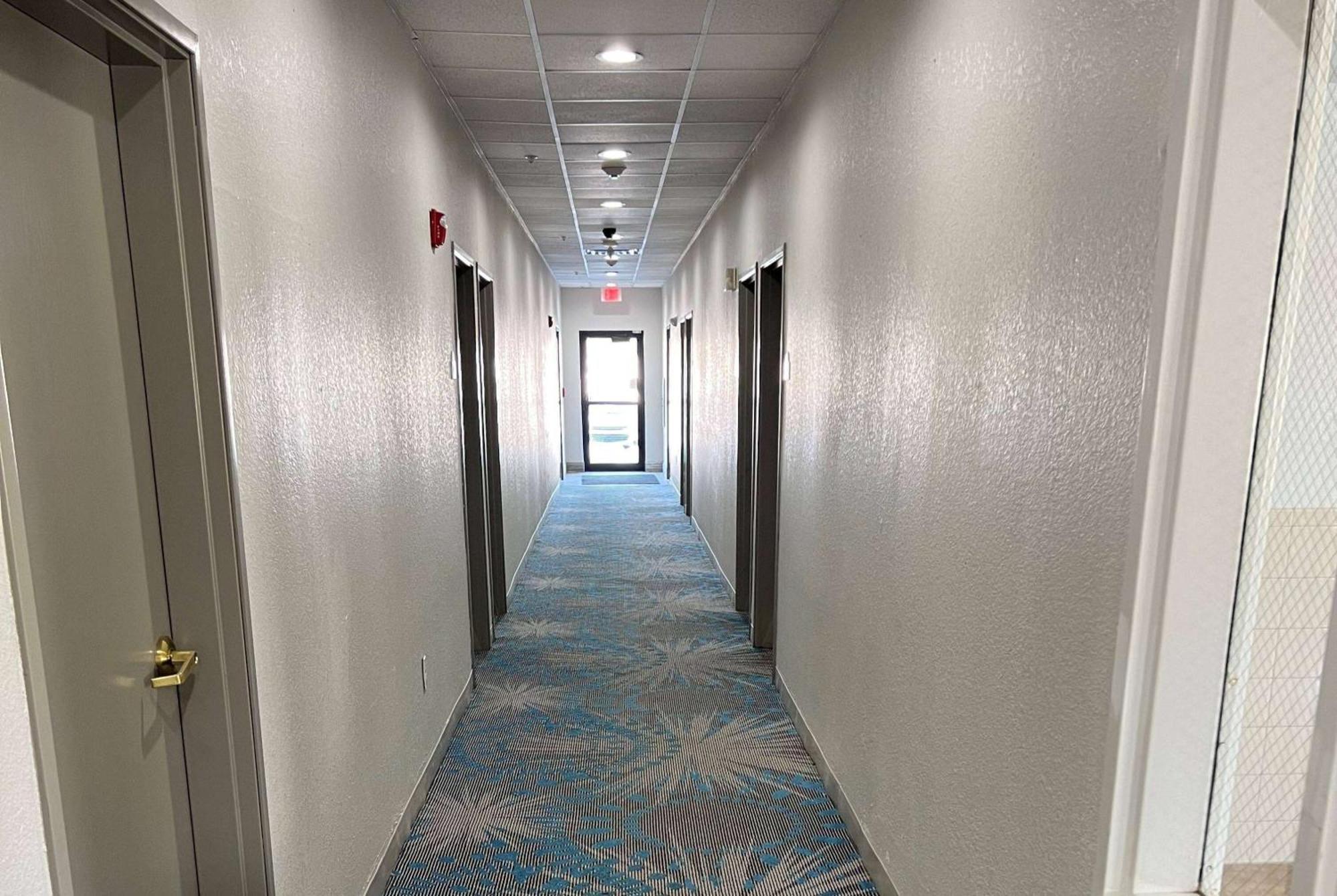 Days Inn By Wyndham Near Kansas Speedway Kansas City Luaran gambar