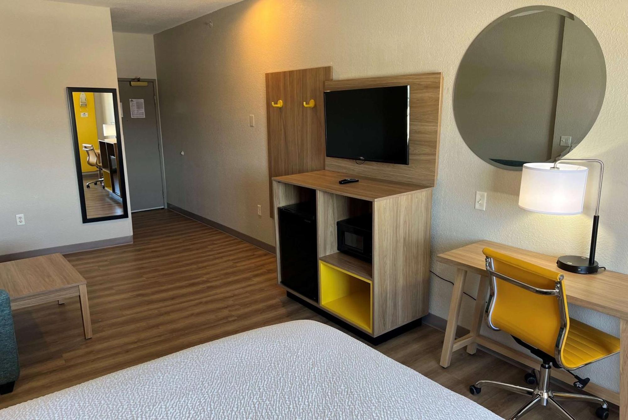 Days Inn By Wyndham Near Kansas Speedway Kansas City Luaran gambar