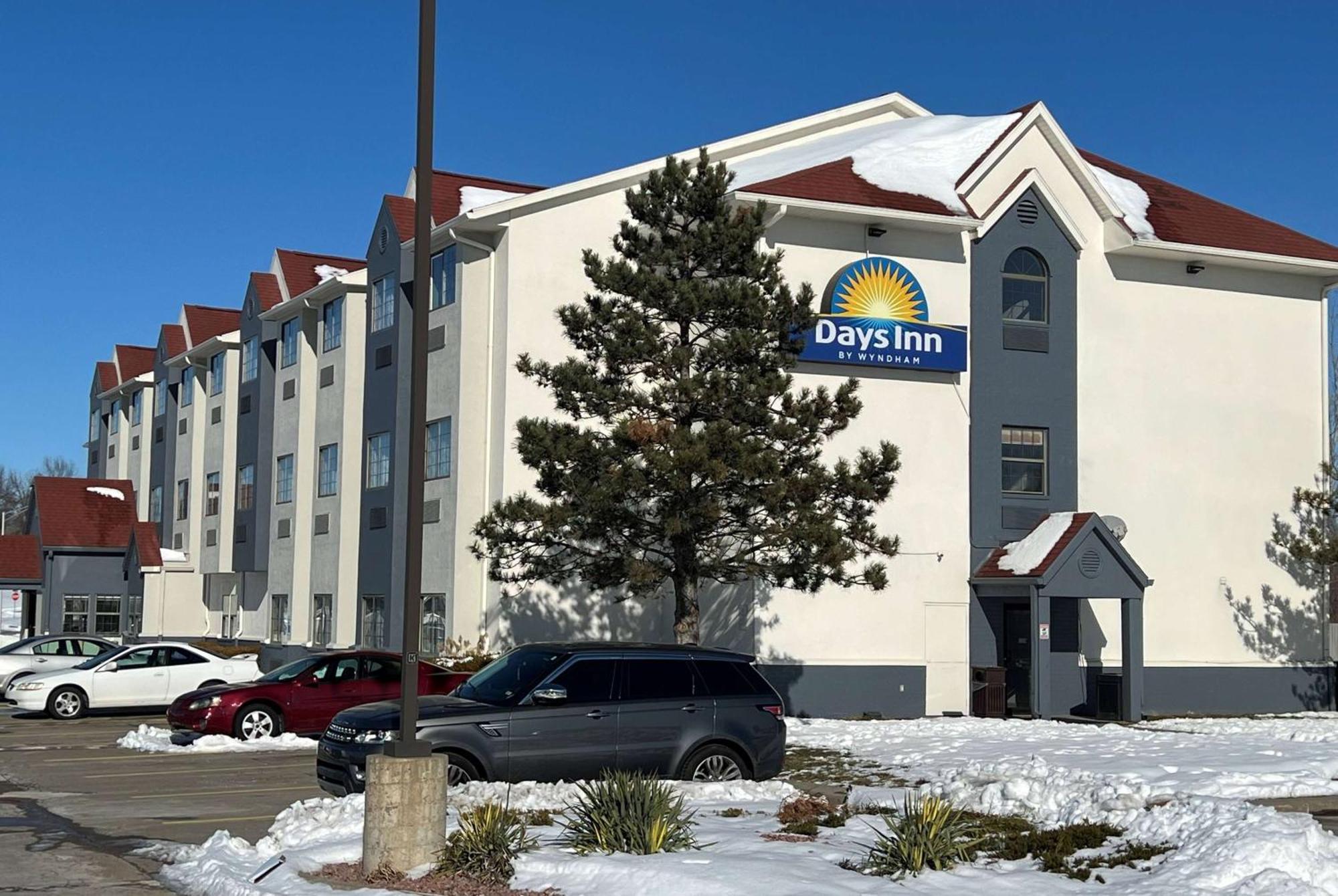 Days Inn By Wyndham Near Kansas Speedway Kansas City Luaran gambar