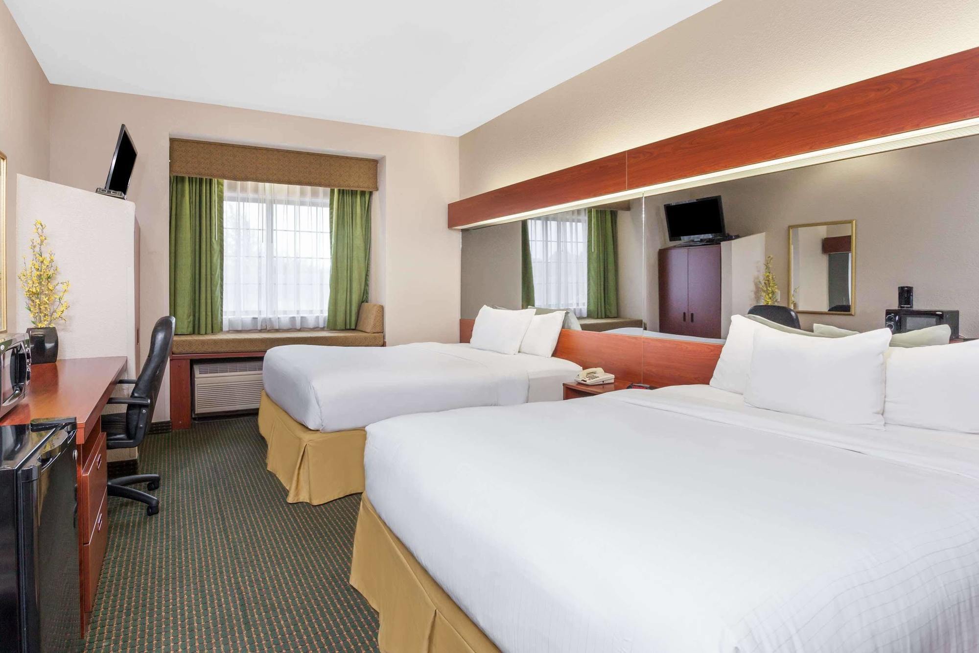 Days Inn By Wyndham Near Kansas Speedway Kansas City Luaran gambar